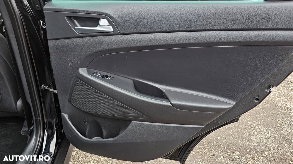 Hyundai Tucson blue 1.7 CRDi 2WD DCT Premium - 30