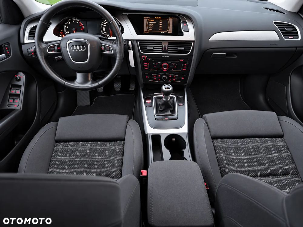 Audi A4 Avant 2.0 TFSI Attraction - 22