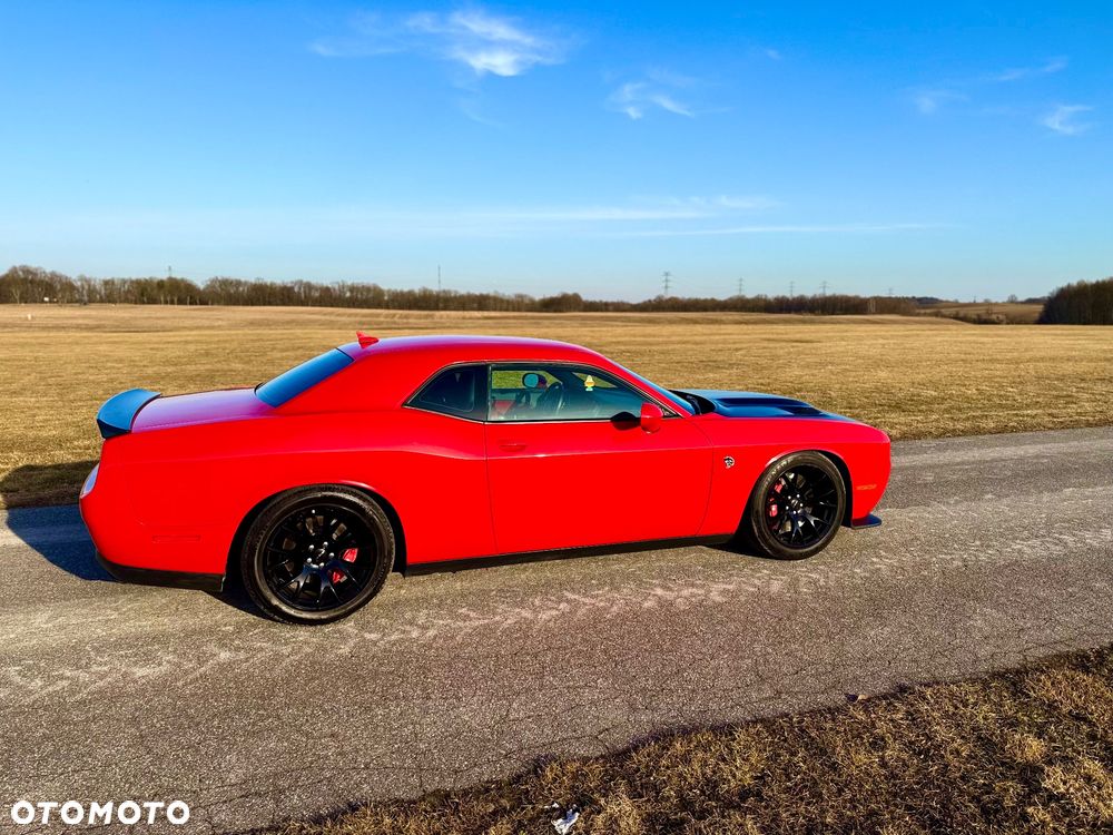 Dodge Challenger - 13