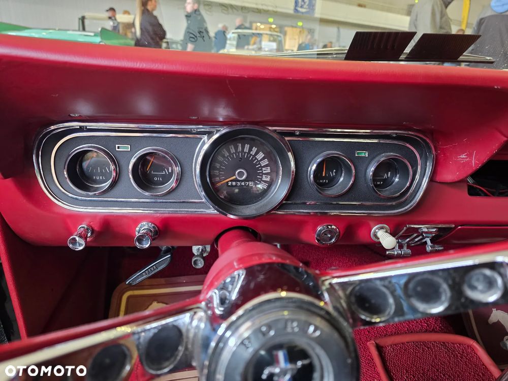 Ford Mustang - 8