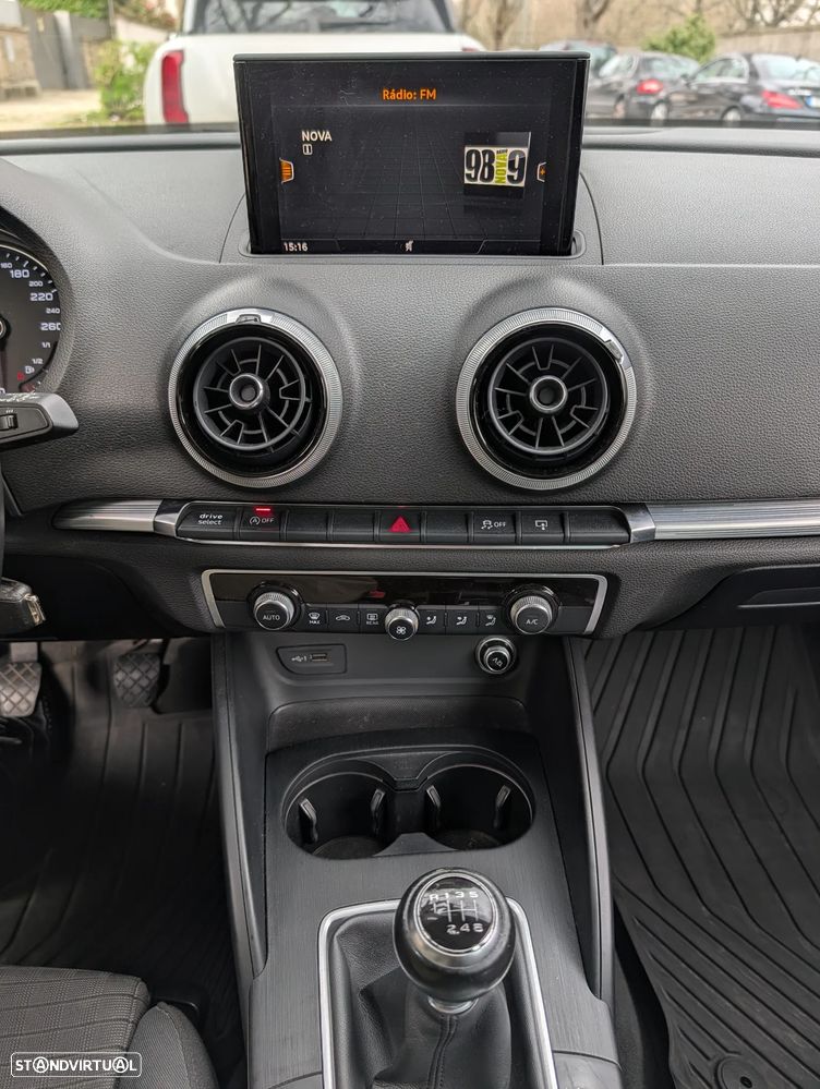 Audi A3 Sportback 1.6 TDI S-line - 30