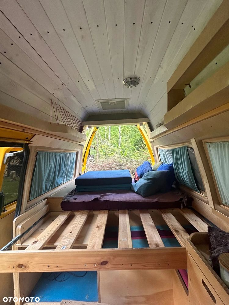 Volkswagen Transporter - 22
