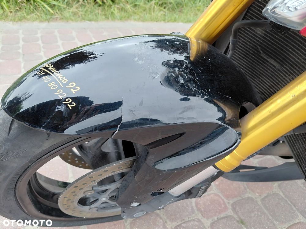 Suzuki GSX - 11