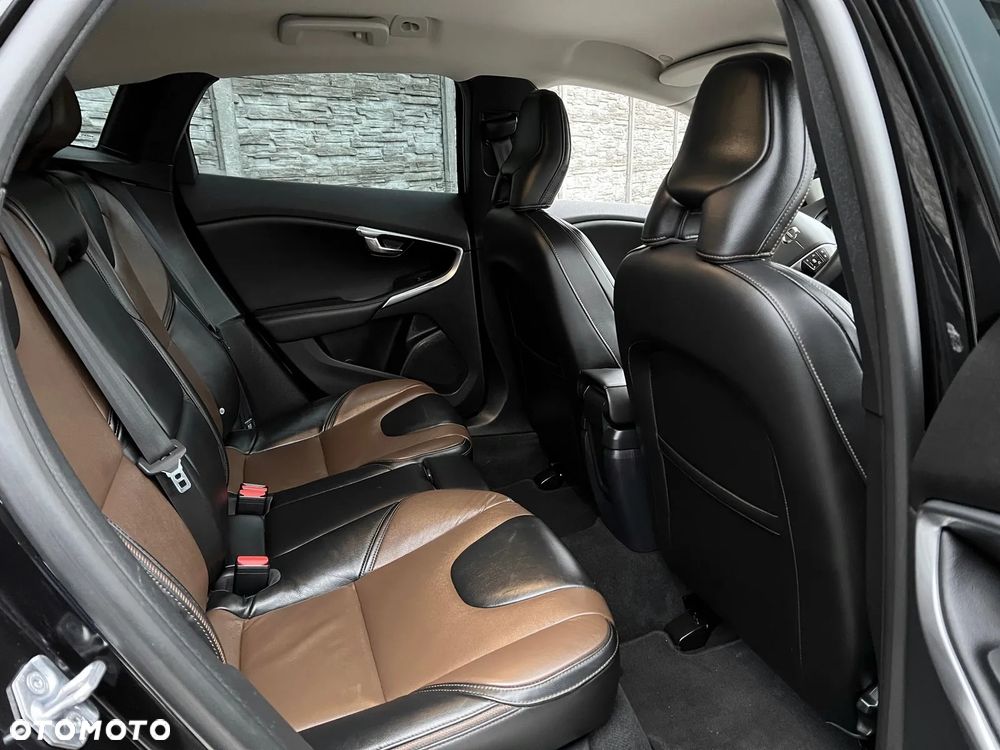 Volvo V40 Cross Country - 5