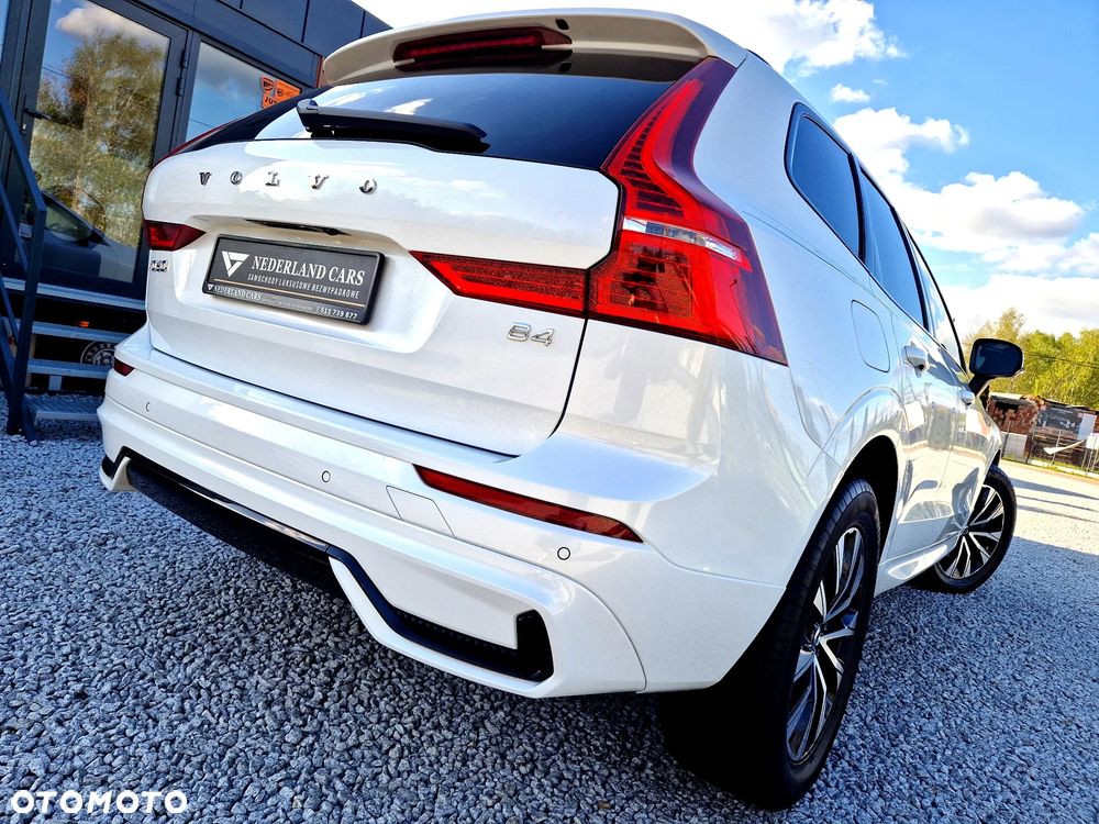 Volvo XC 60 B4 D Plus Dark - 37