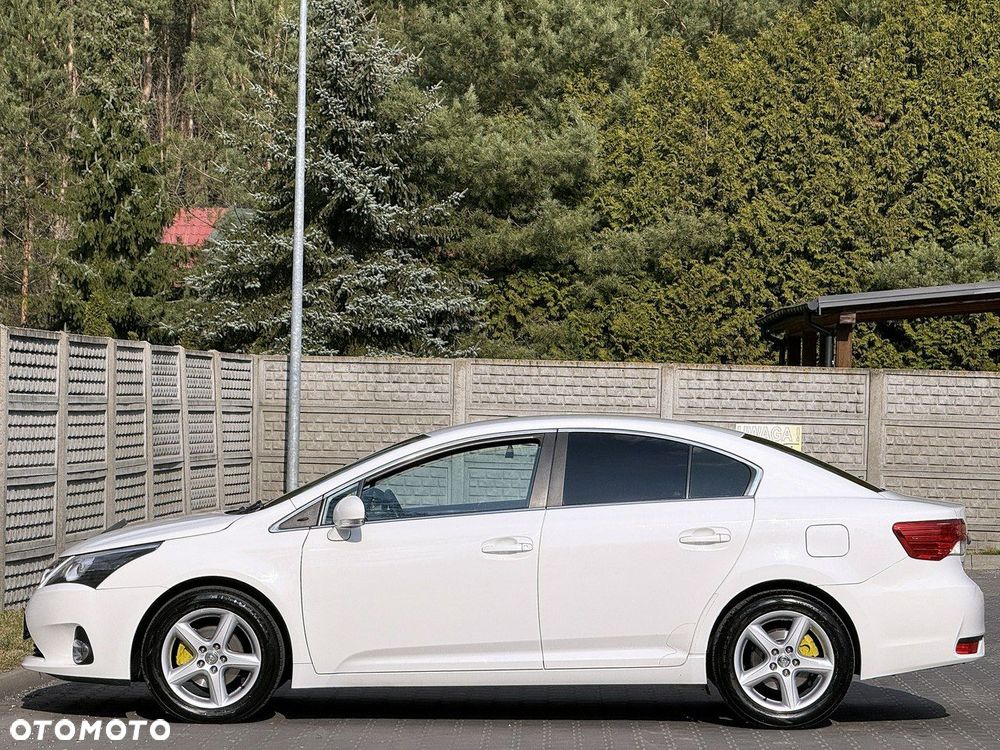 Toyota Avensis 2.0 D-4D Active - 24