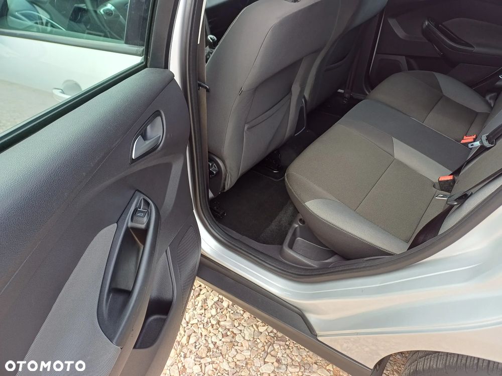 Ford Focus 1.6 Ambiente - 8