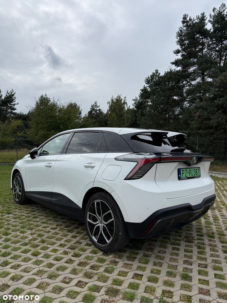 MG 4 Luxury 64 kWh - 4