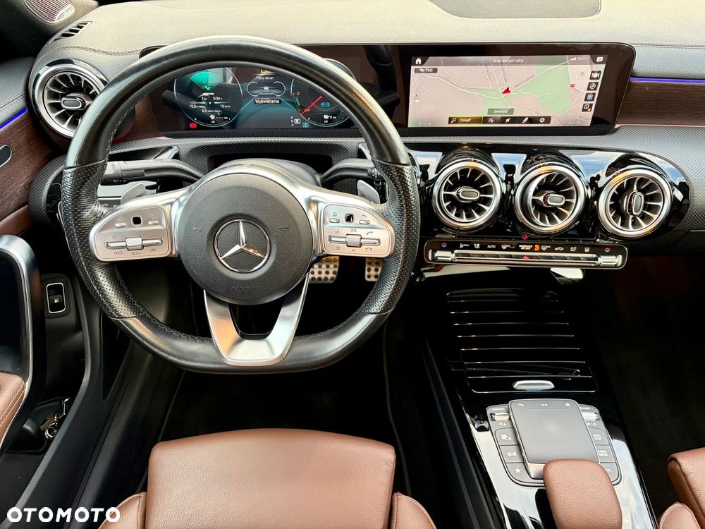 Mercedes-Benz CLA 250 E AMG Line 8G-DCT - 14