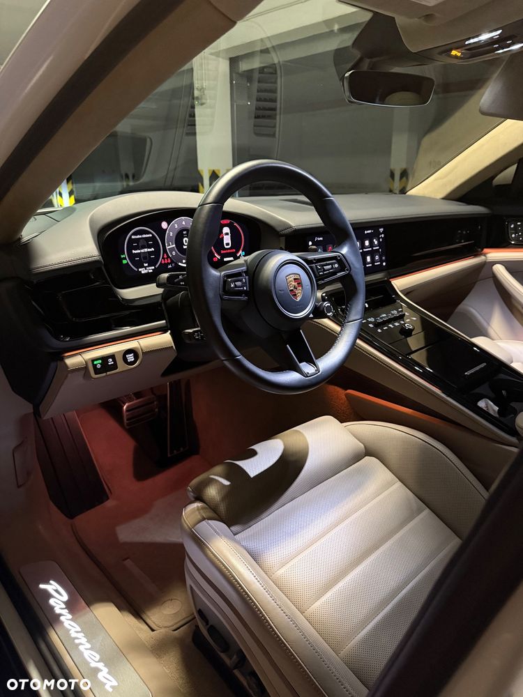 Porsche Panamera 4 - 12
