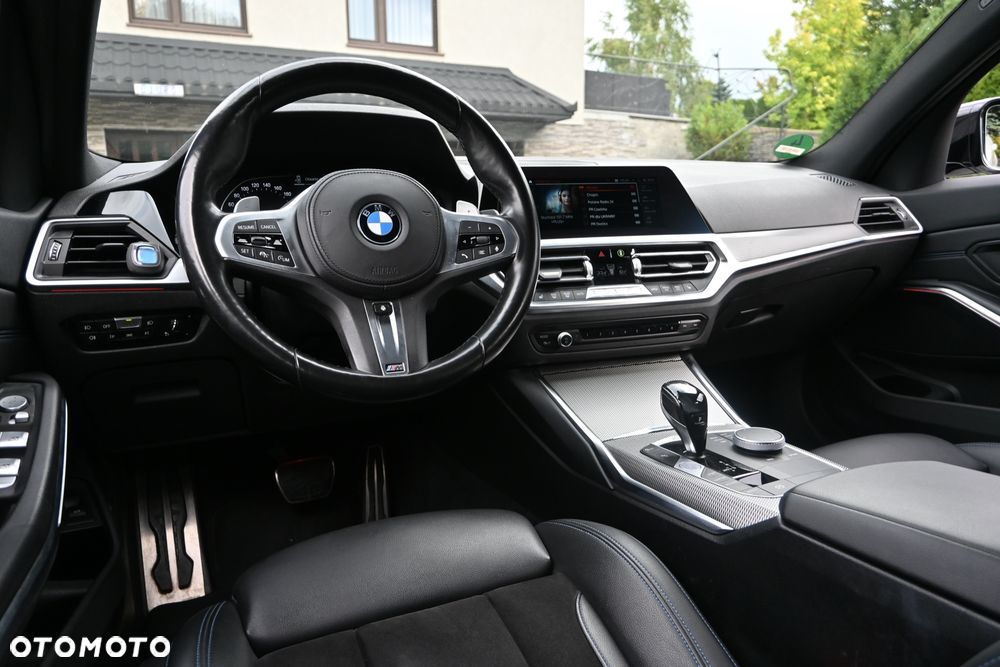 BMW Seria 3 320d xDrive Edition M Sport Shadow - 19