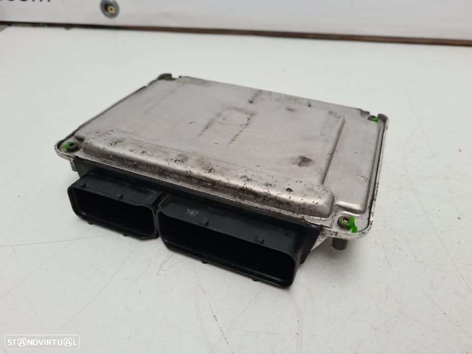 VOLKSWAGEN GOLF IV / 4 1.9 TDI 2002 | CENTRALINA - BOSCH | Ref: 038 906 019 HJ - 0 281 010 977; - 3