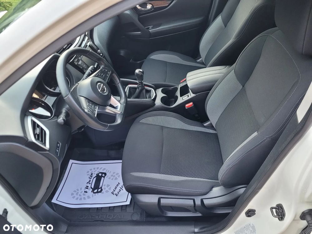 Nissan Qashqai 1.3 DIG-T N-Connecta - 20
