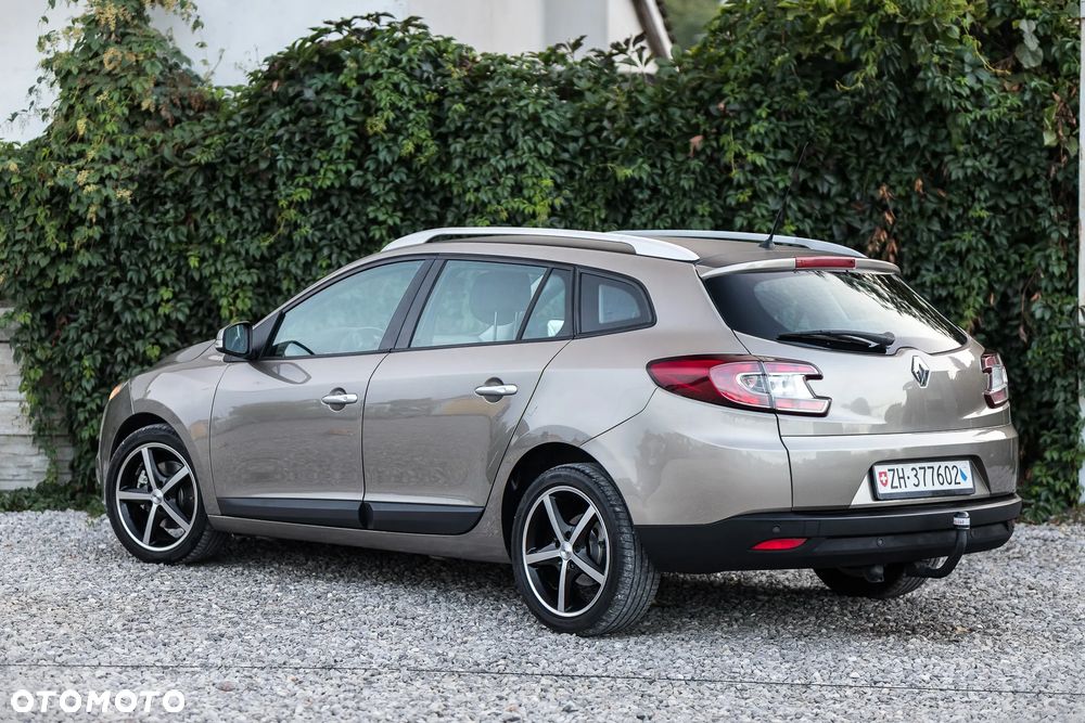 Renault Megane TCe 180 Dynamique - 12