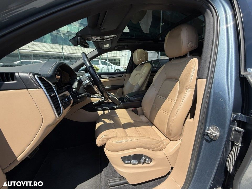 Porsche Cayenne - 10