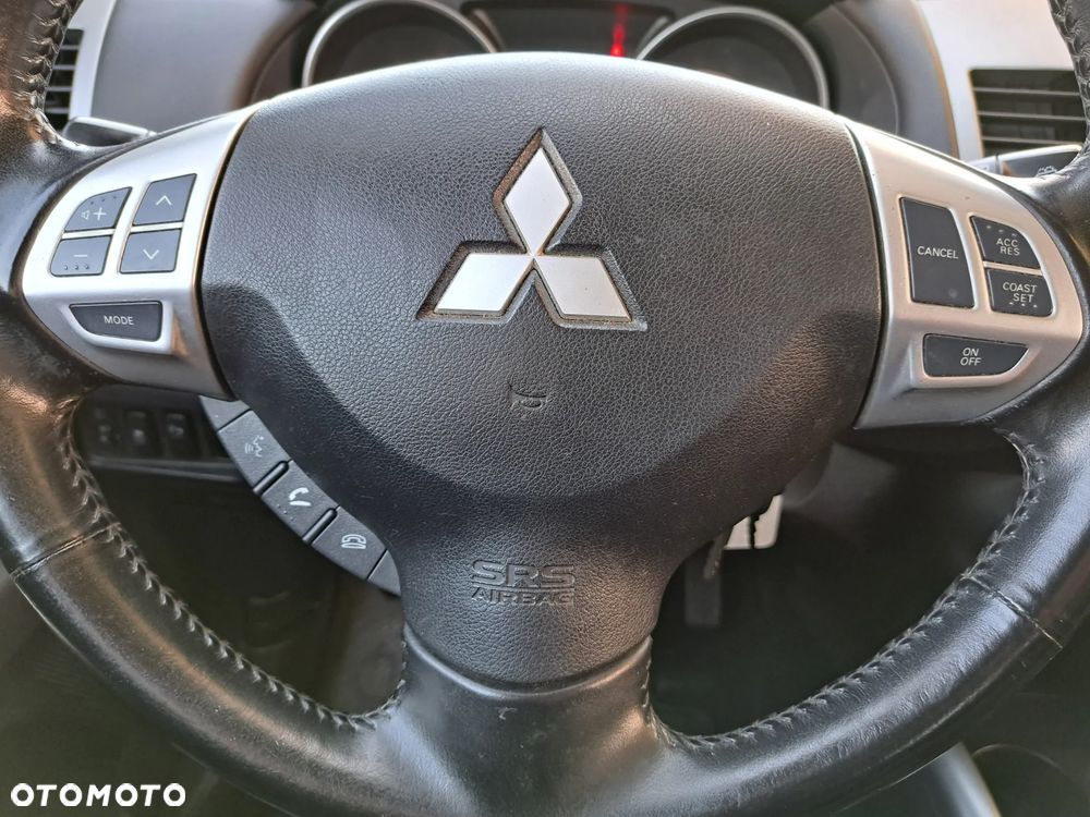Mitsubishi Outlander - 24