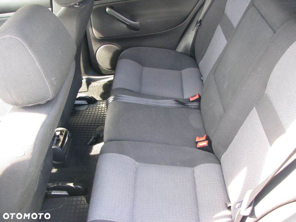 Volkswagen Golf - 19