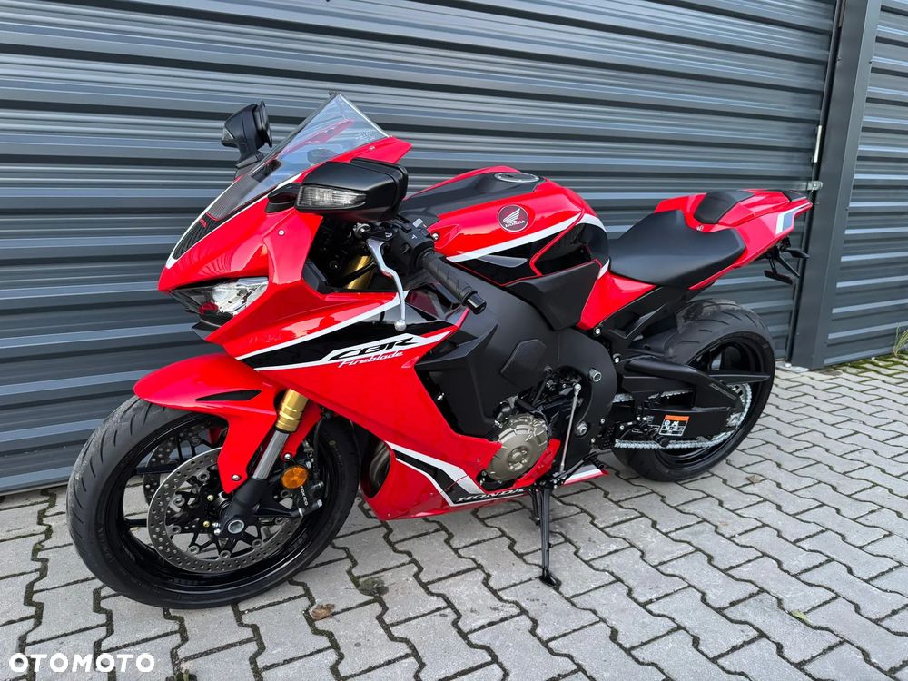 Honda CBR - 3
