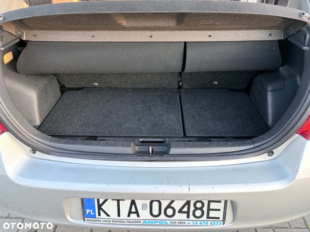 Toyota Yaris - 5