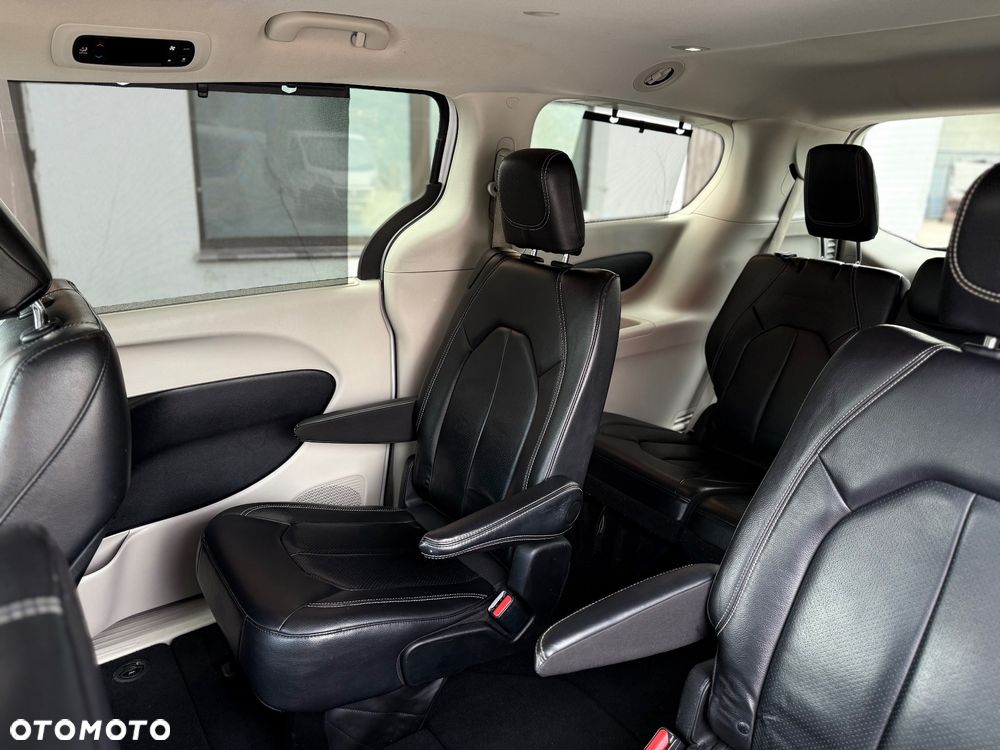 Chrysler Pacifica - 19