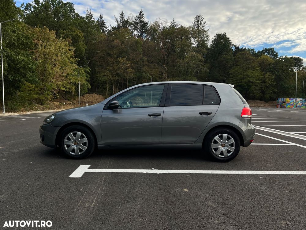 Volkswagen Golf - 6