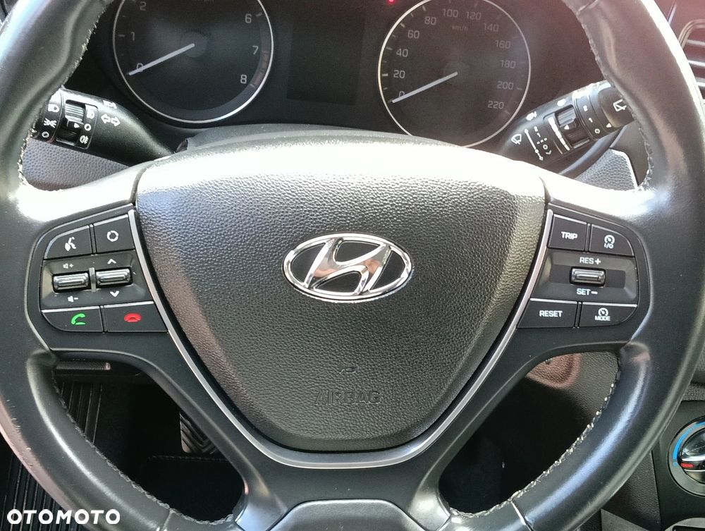 Hyundai i20 1.2 Passion - 10