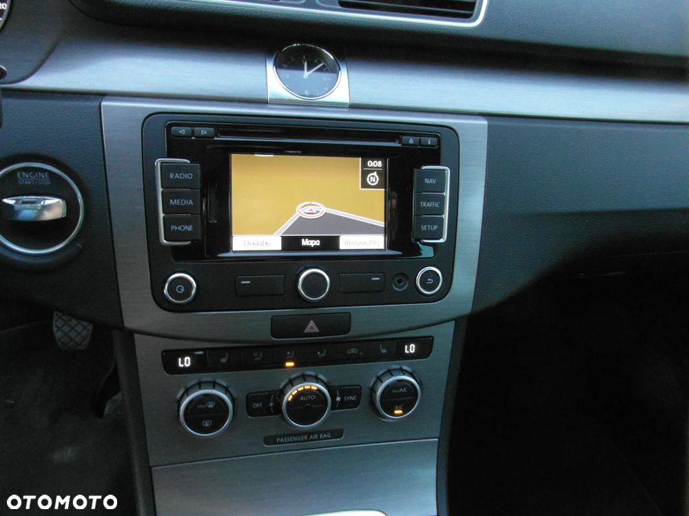 Volkswagen Passat 1.4 TSI BlueMotion Technology Comfortline - 26