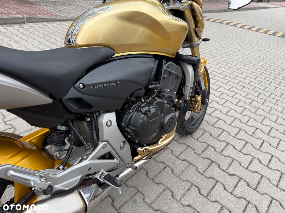 Honda Hornet - 12