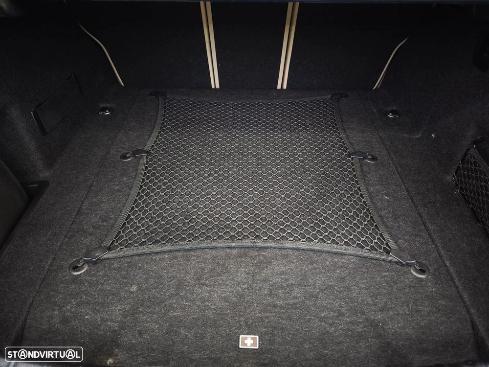 BMW 330 e iPerformance Line Luxury Purity - 14