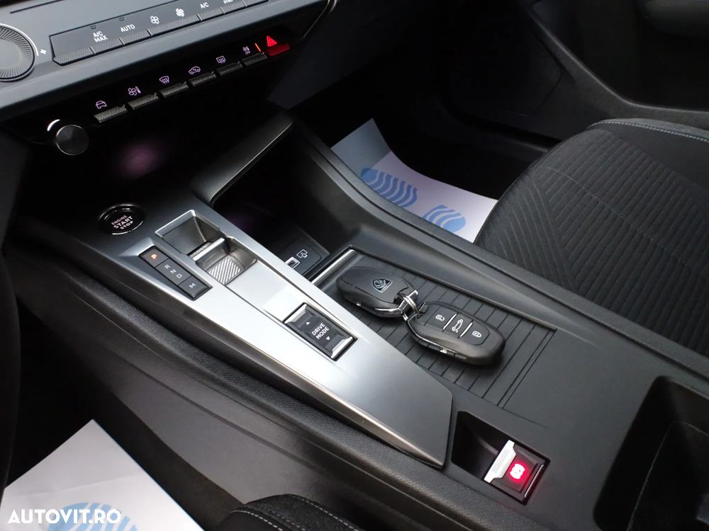 Peugeot 308 1.2L PureTech 130 S&S EAT8 Allure - 31