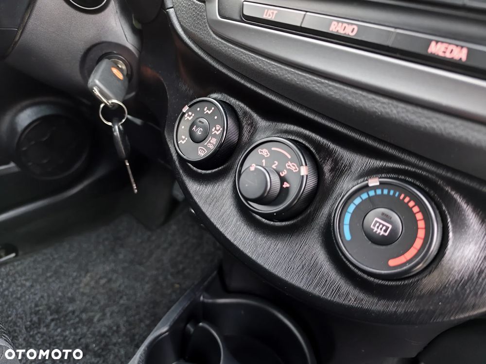 Toyota Yaris 1.33 Sol - 17