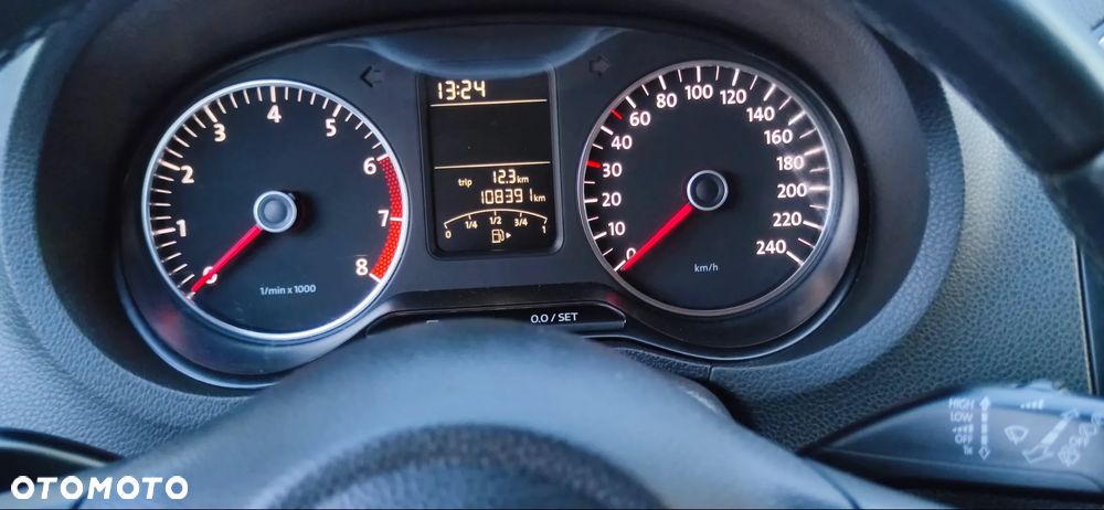 Volkswagen Polo 1.2 TSI MATCH - 11