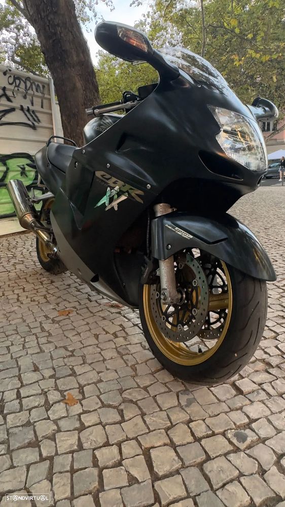 Honda CBR CBR 1100 XX Super BlackBird - 2
