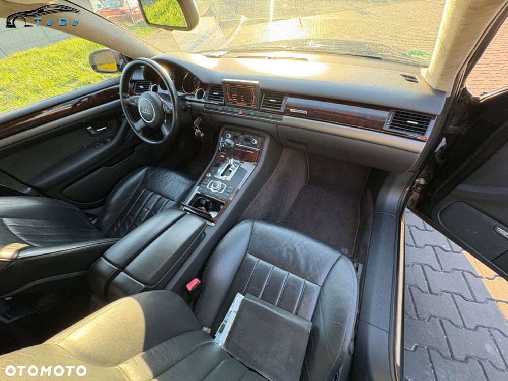 Audi A8 4.2 Quattro - 32