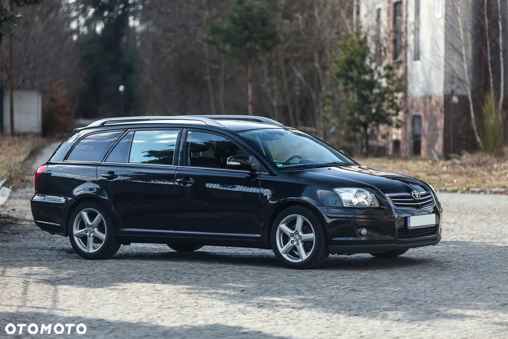 Toyota Avensis 2.2 D-4D Prestige - 1