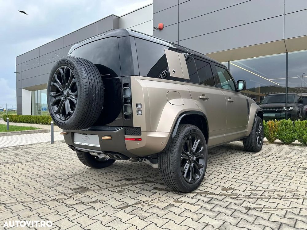 Land Rover Defender - 6
