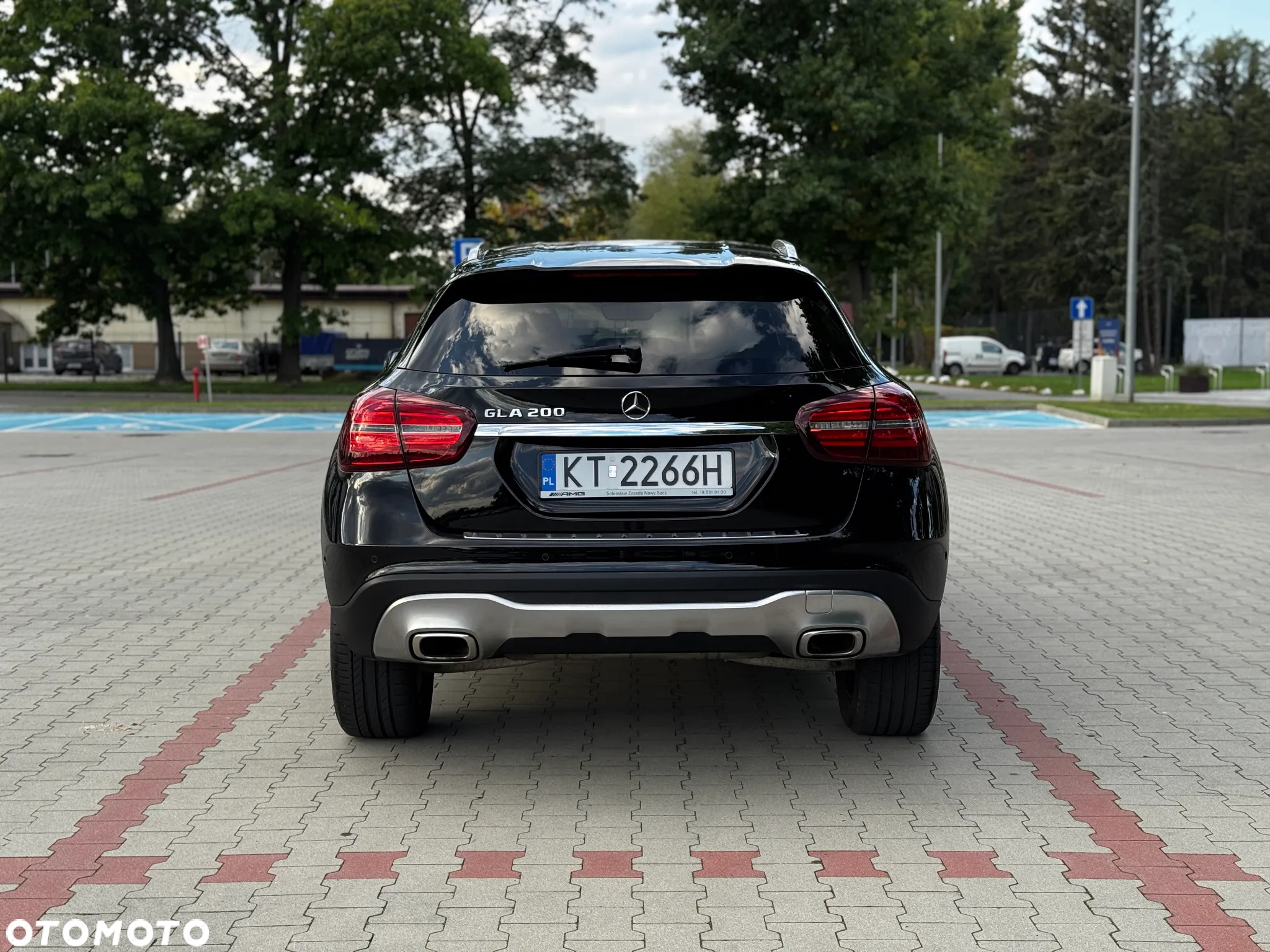 Mercedes-Benz GLA 200 7G-DCT - 8