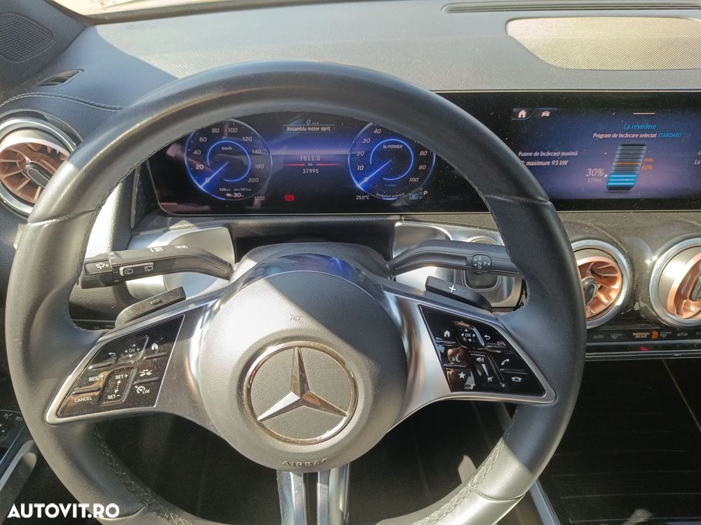 Mercedes-Benz EQB 250+ - 11