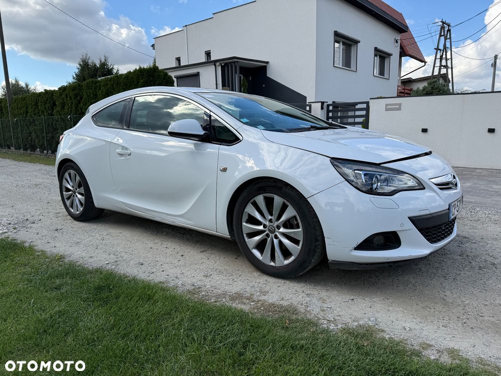 Opel Astra IV GTC 1.4 T Sport EU6 - 1