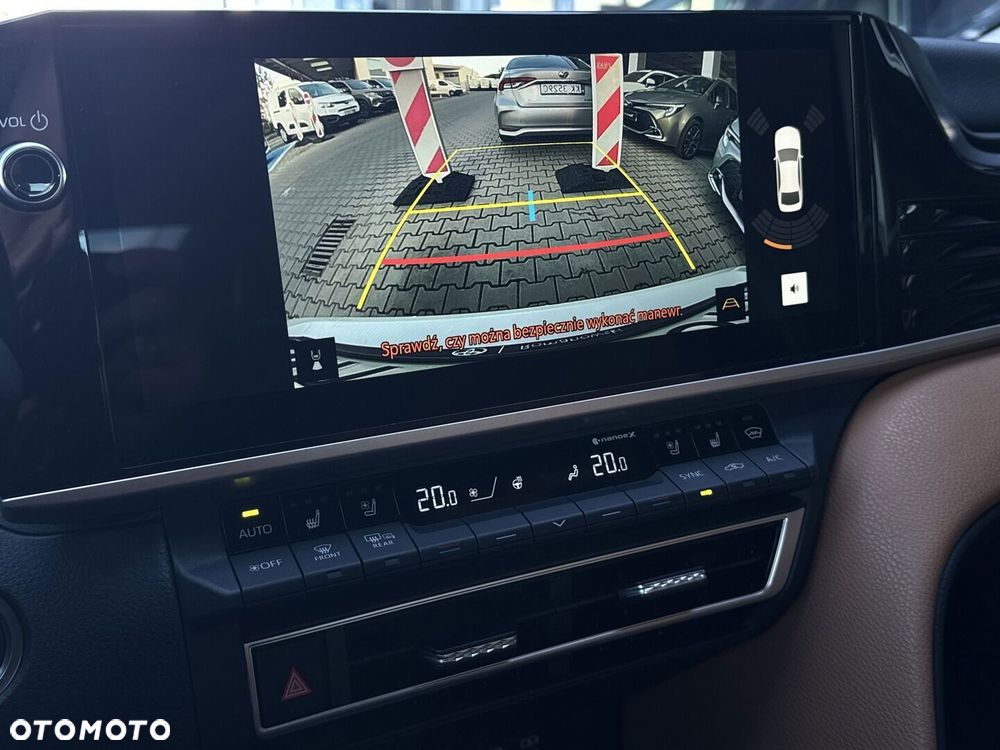 Toyota Camry - 23