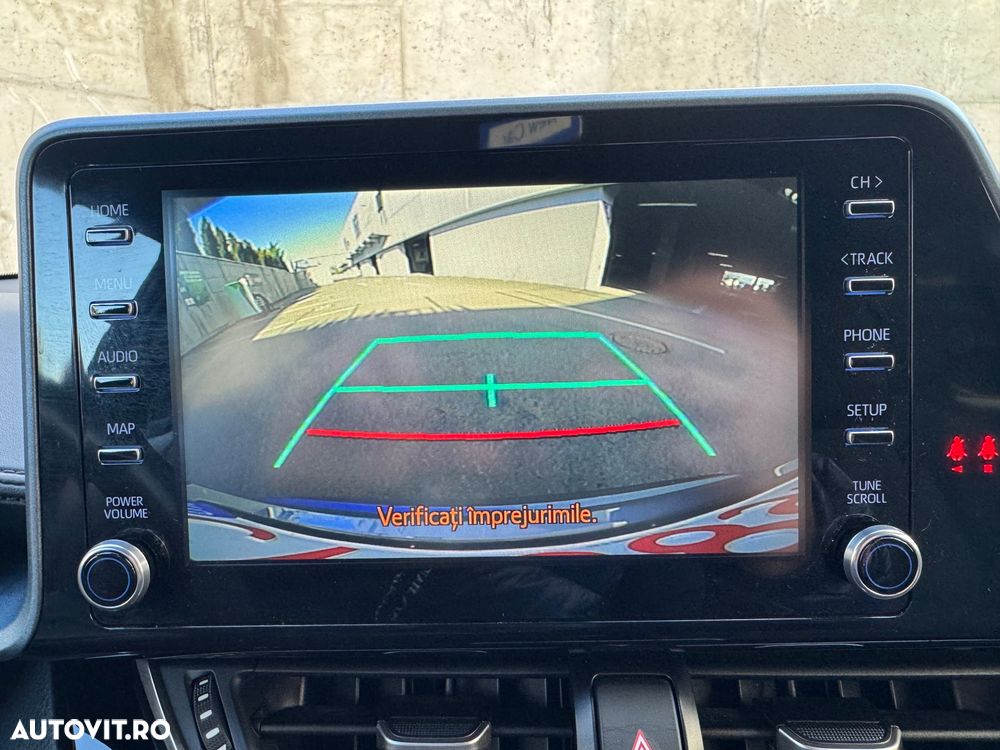 Toyota C-HR 2.0 Hybrid Team Deutschland - 12