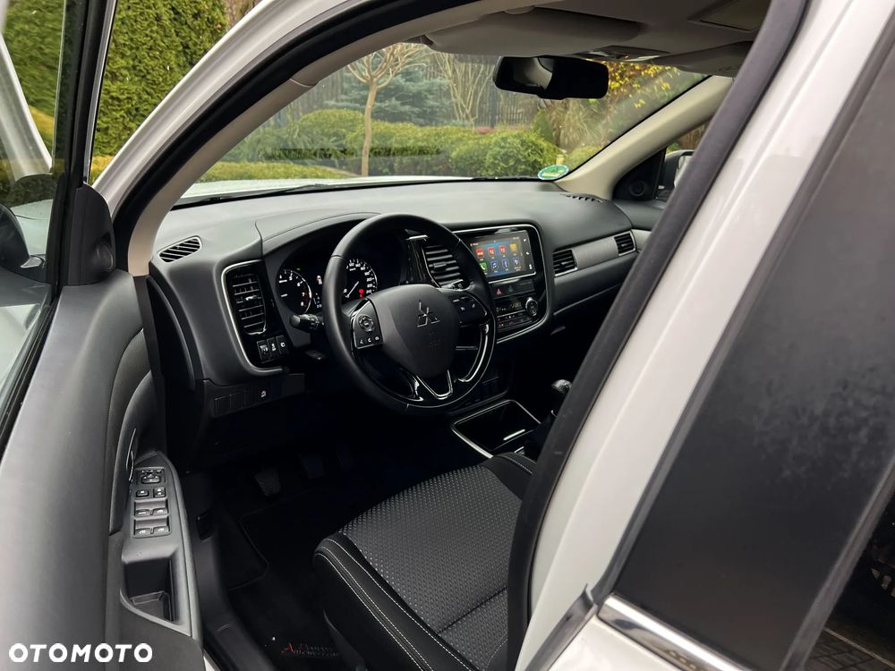 Mitsubishi Outlander 2.0 2WD Edition 100 - 19