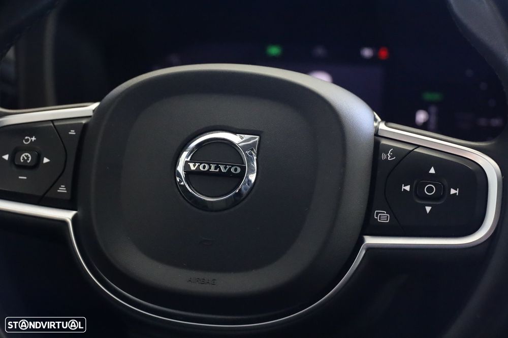 Volvo XC 60 2.0 T6 PHEV Essential AWD - 22