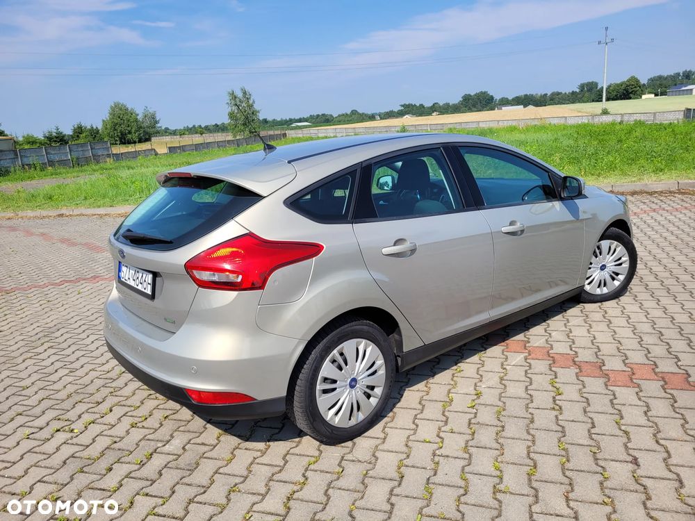 Ford Focus 1.0 EcoBoost Gold X (Trend) - 36
