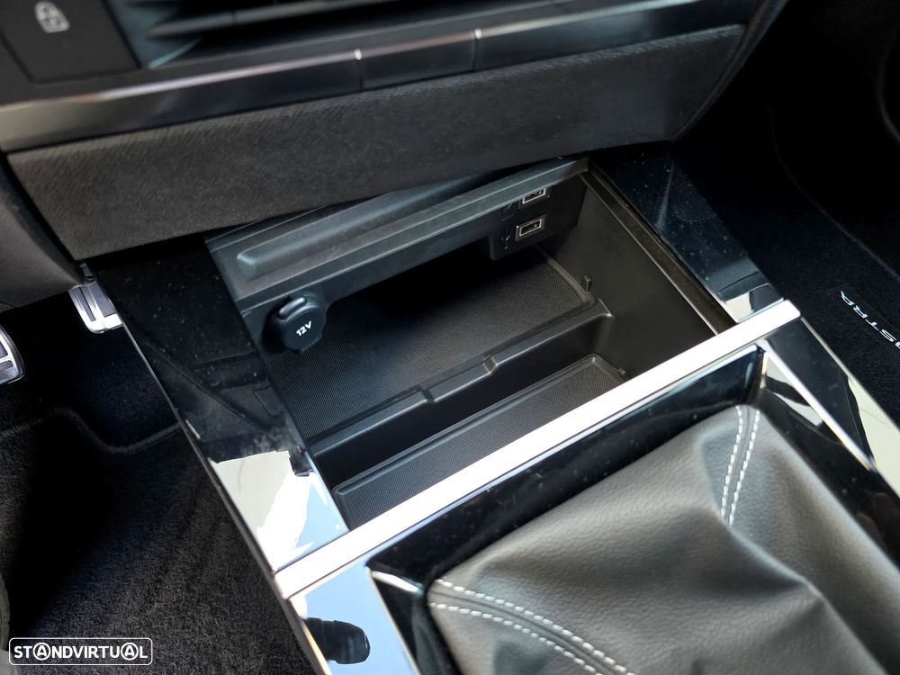 Opel Astra 1.2 T GS Line - 26