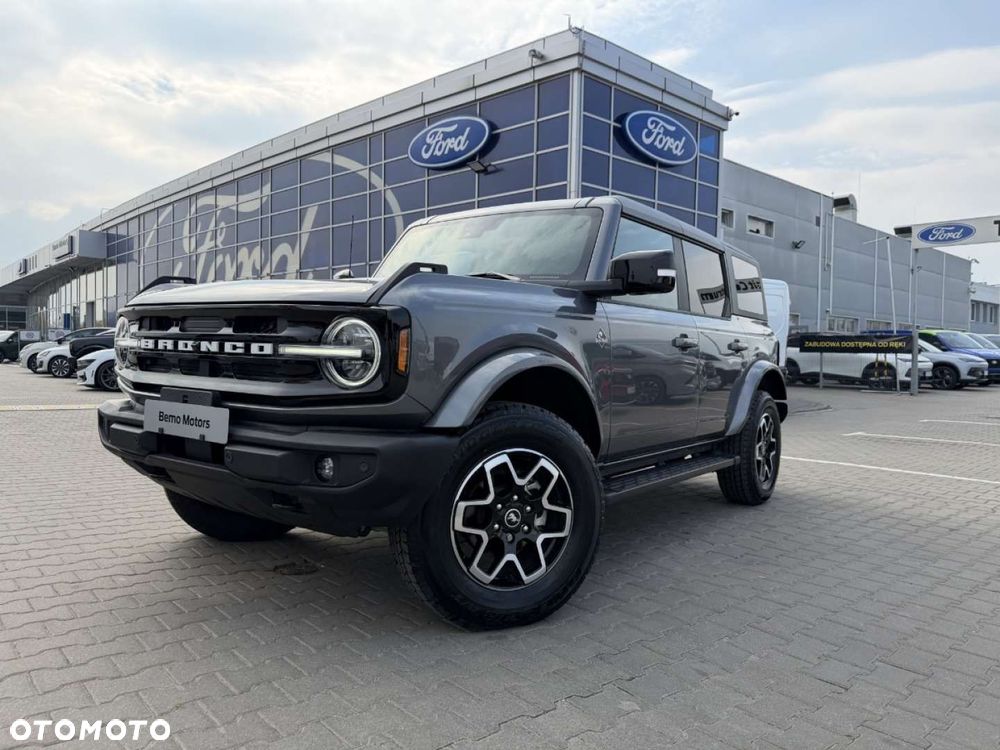 Ford Bronco - 2
