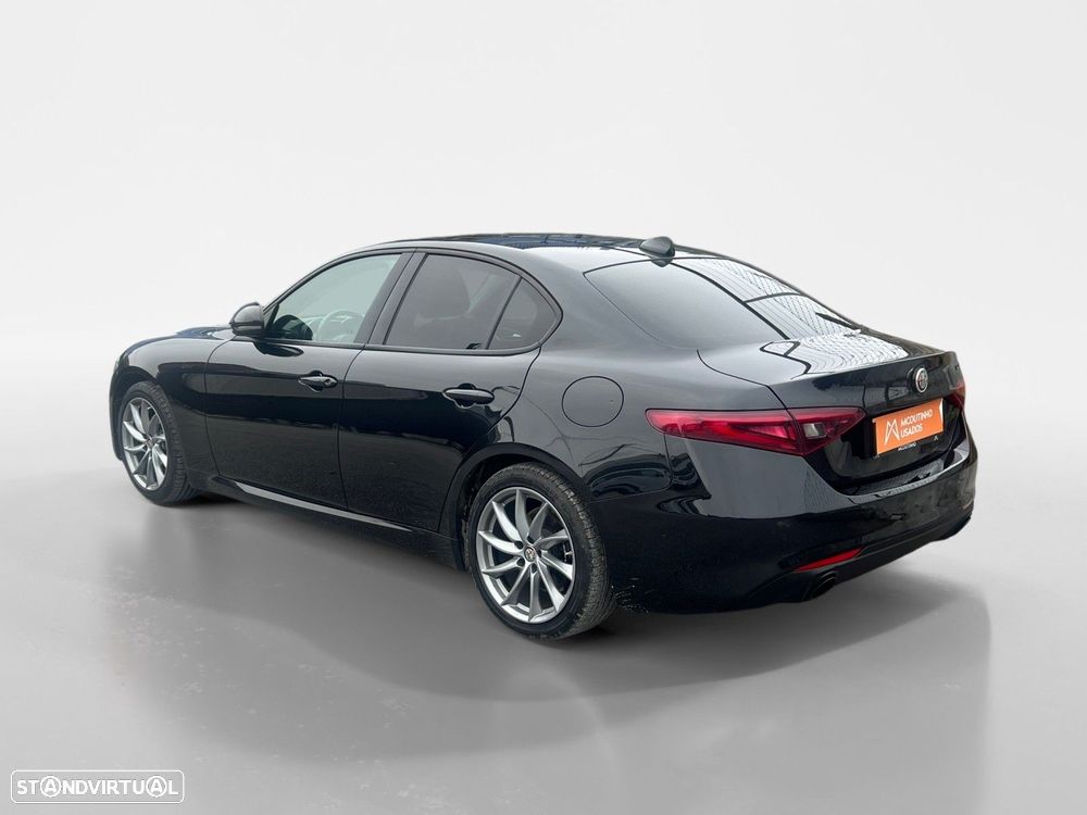 Alfa Romeo Giulia 2.2 D Sprint AT8 - 3
