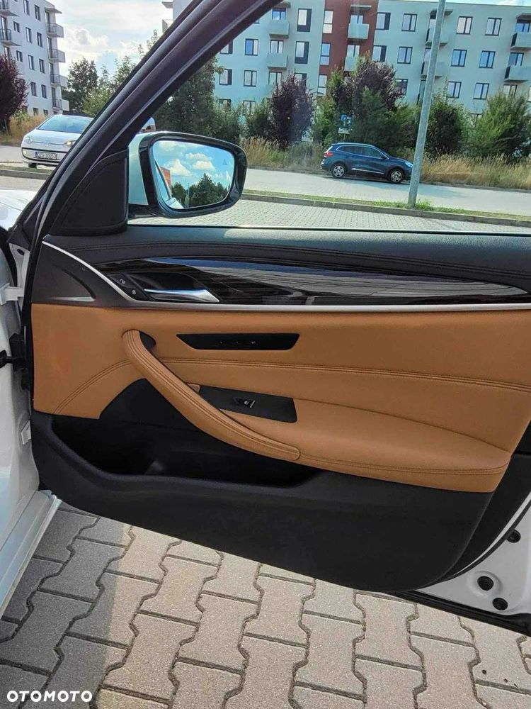 BMW Seria 5 520d Touring Luxury Line - 4