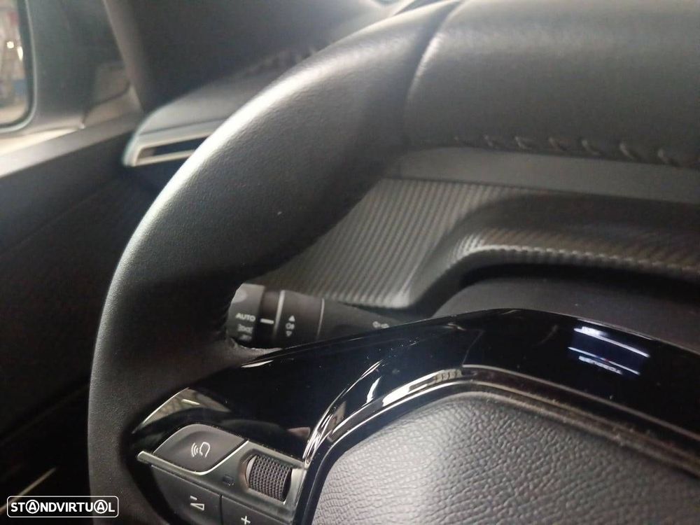 Peugeot 2008 1.2 Style - 14