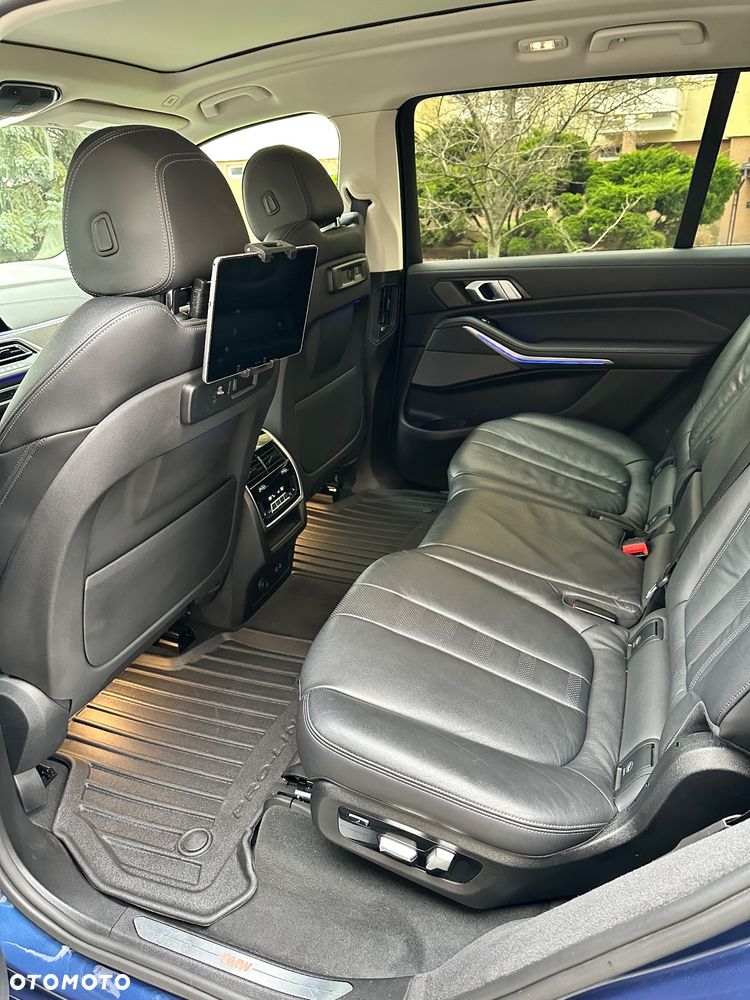 BMW X7 xDrive40i - 23